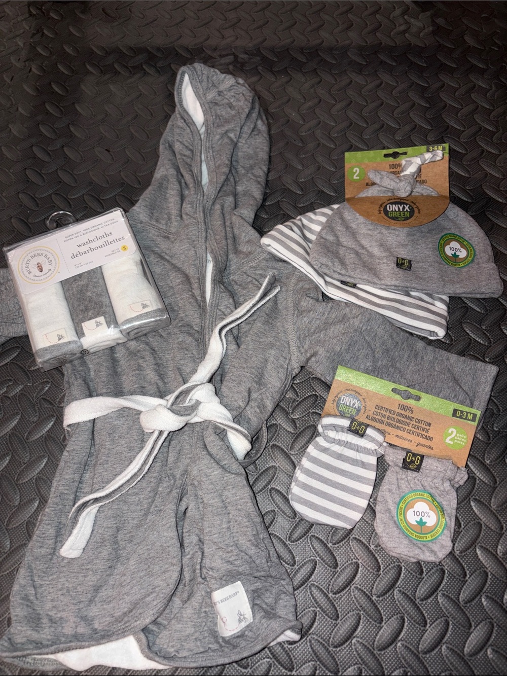 Bundle of Burt's Bees and Onyx Green organic cotton baby items NWT